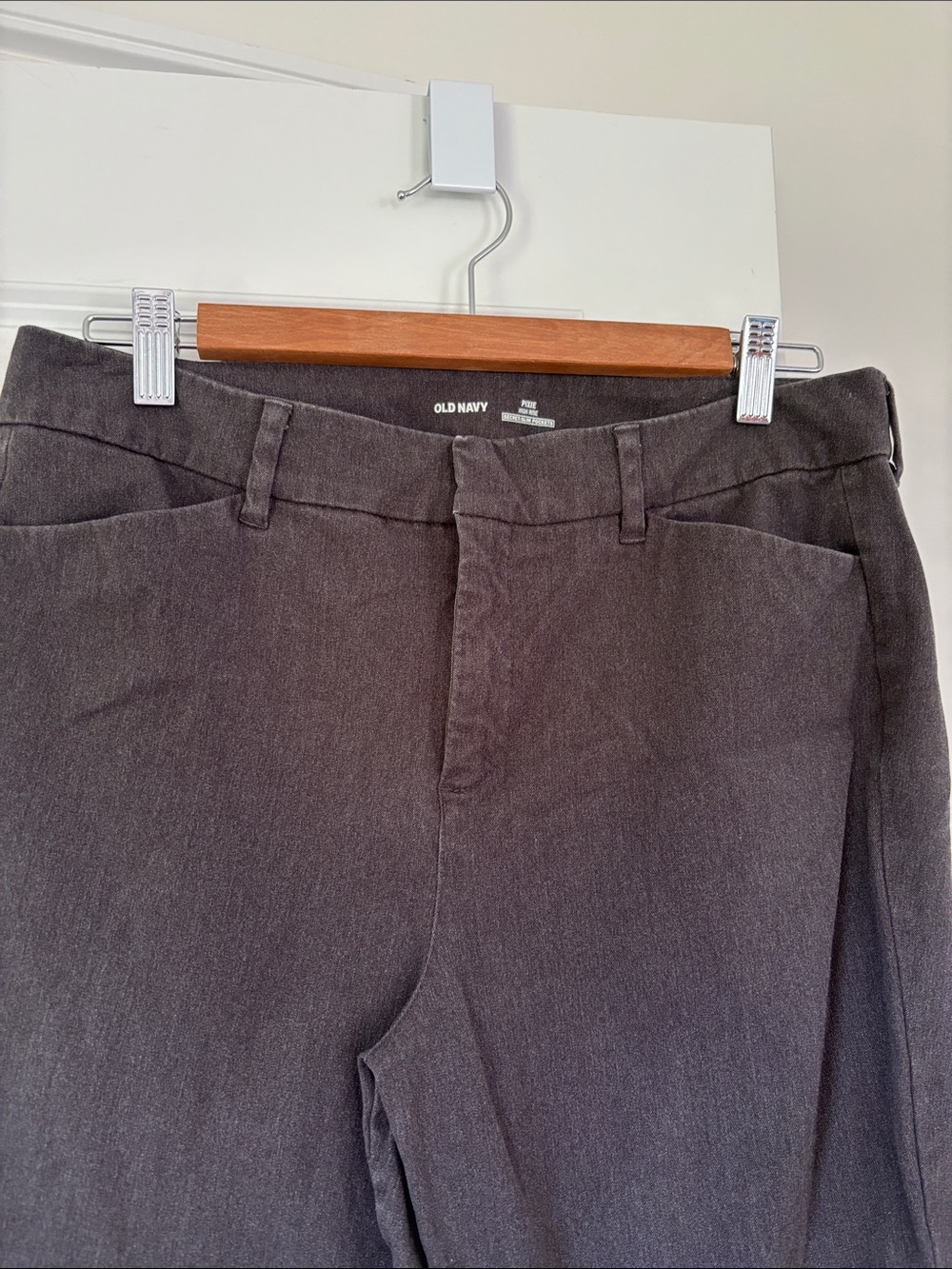 Old Navy Dark Charcoal Straight-Leg Pixie Pants